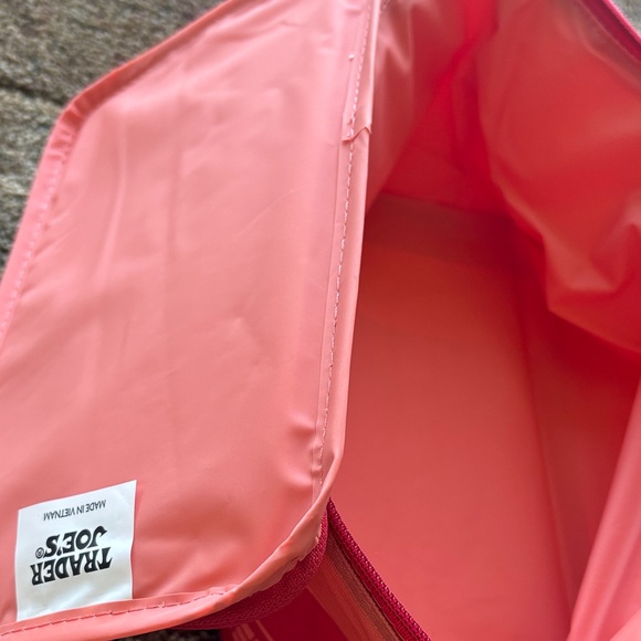 Trader Joe's Pink Insulated Lunch Tote - Picture 7 of 8